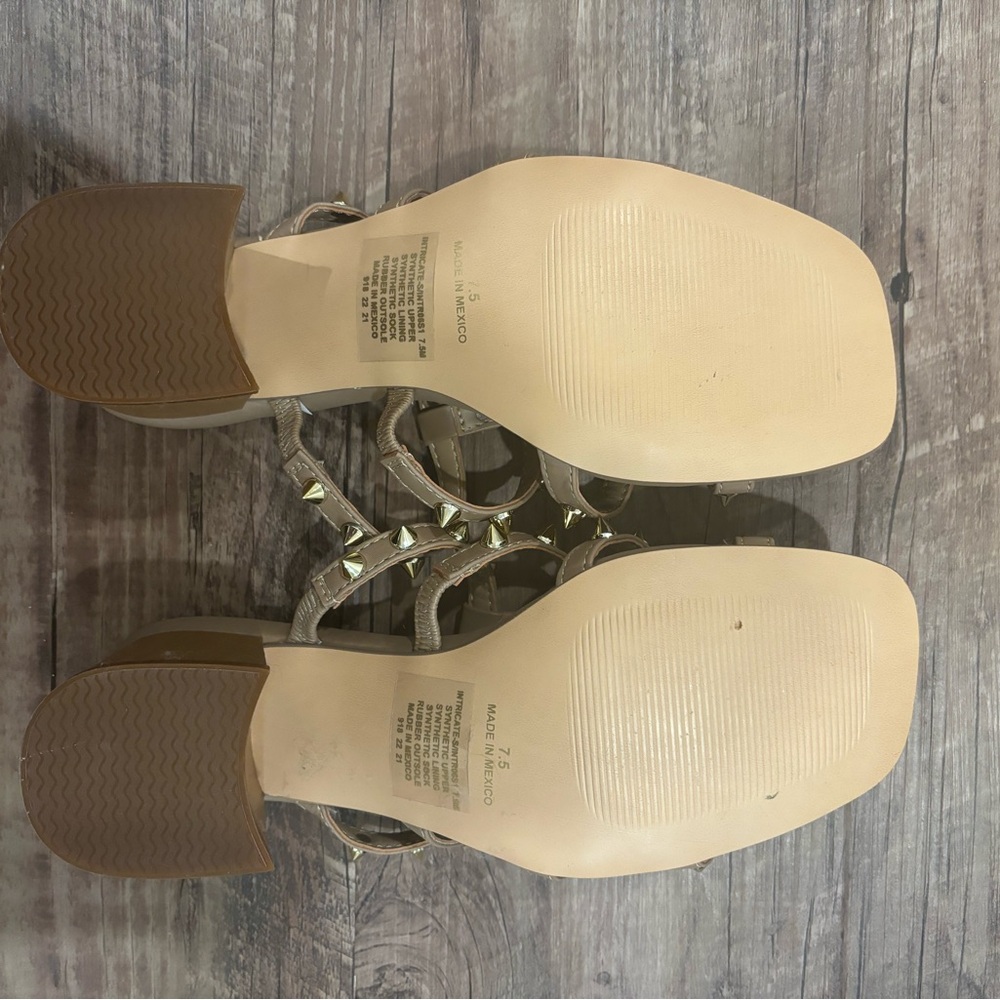 Steve Madden studded sandals with block heel. New, never worn out of house! - Picture 3 of 3